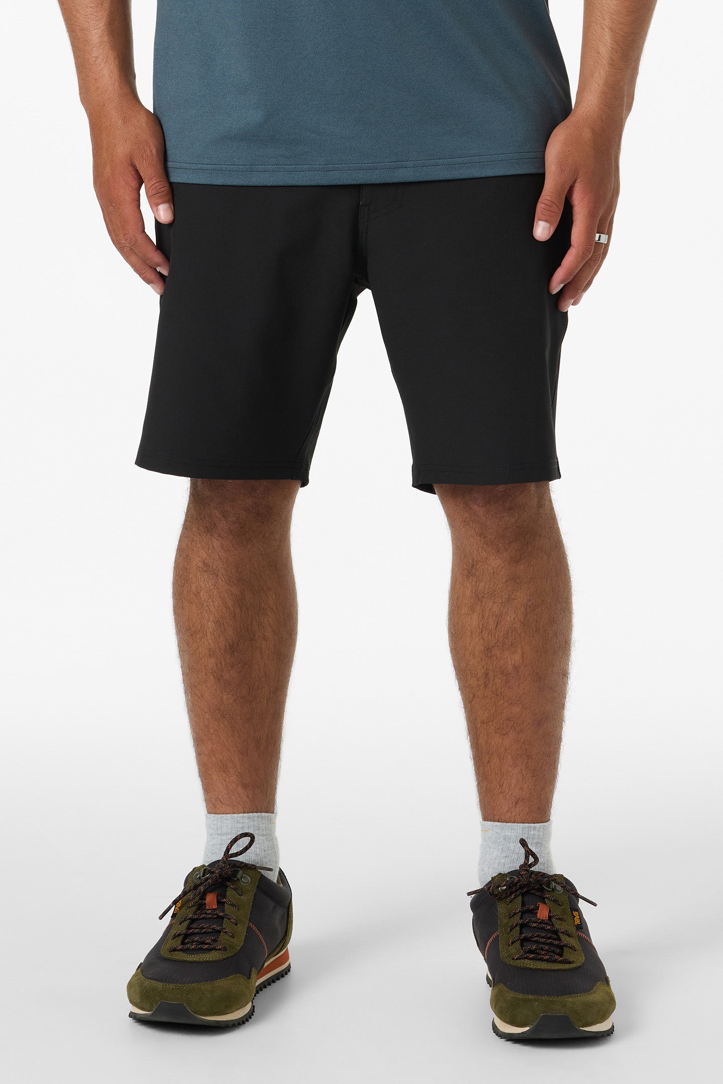 TRVLR Recon 18 Hybrid Shorts - Image 3