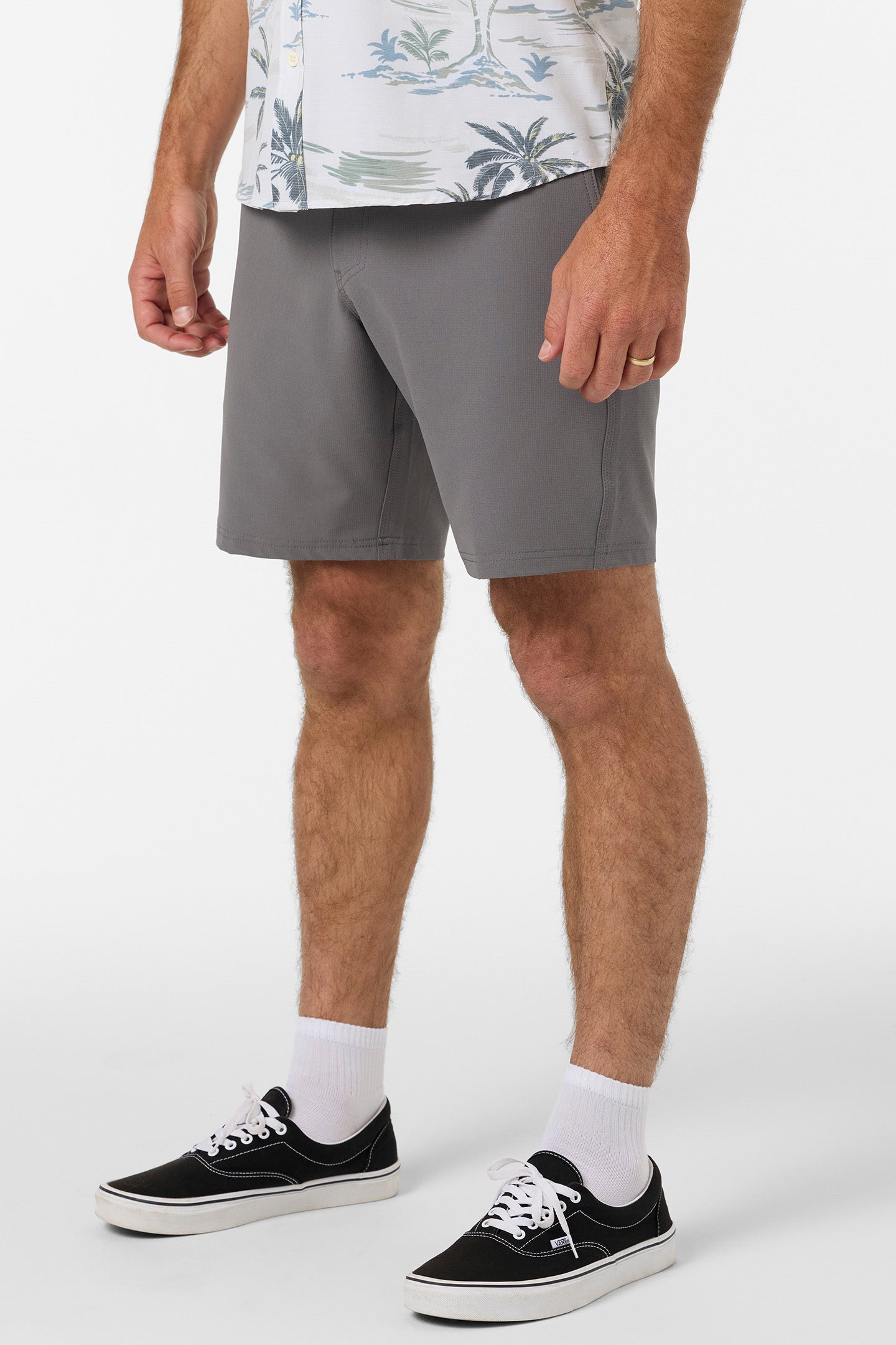 TRVLR Recon 18 Hybrid Shorts - Image 3